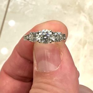 Trinity diamond ring 0.7 carrat Gia